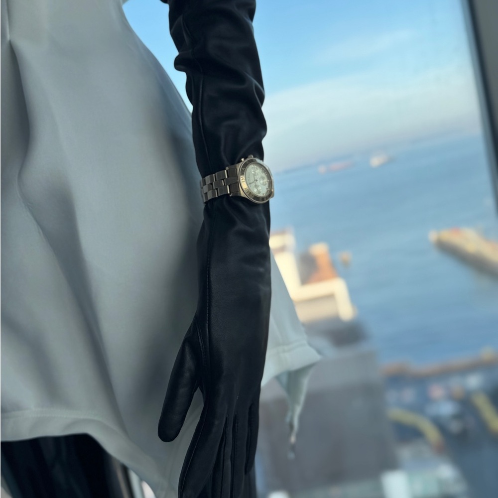 Glitz Black Leather Gloves - Picture 1 of 4